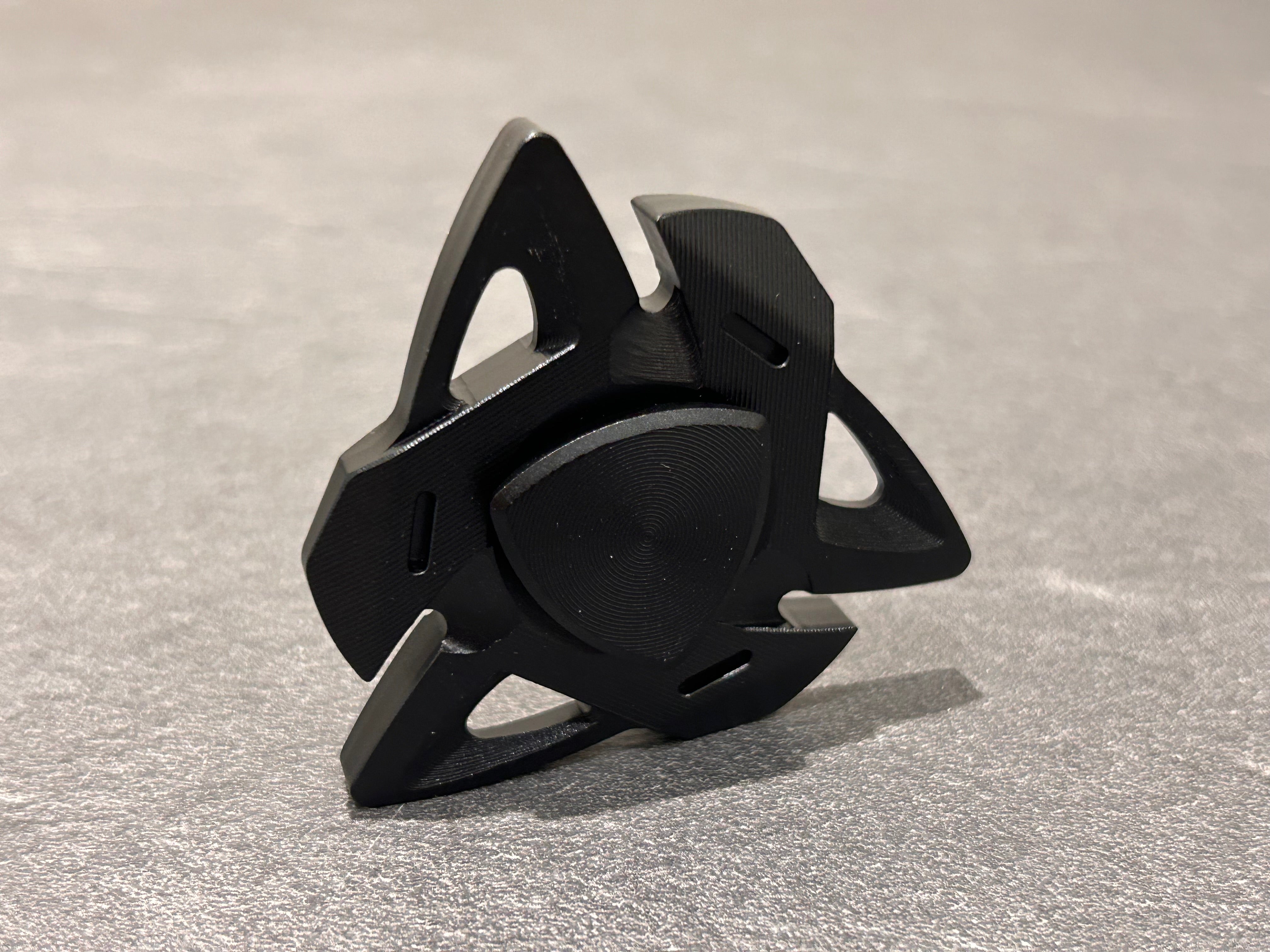 Billede af Black Metal Shark Spinner