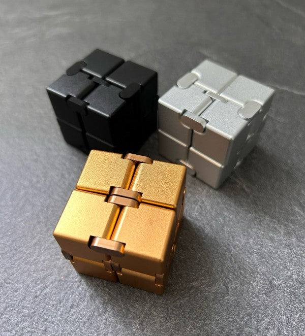 Billede af Infinity Cube Metal Black