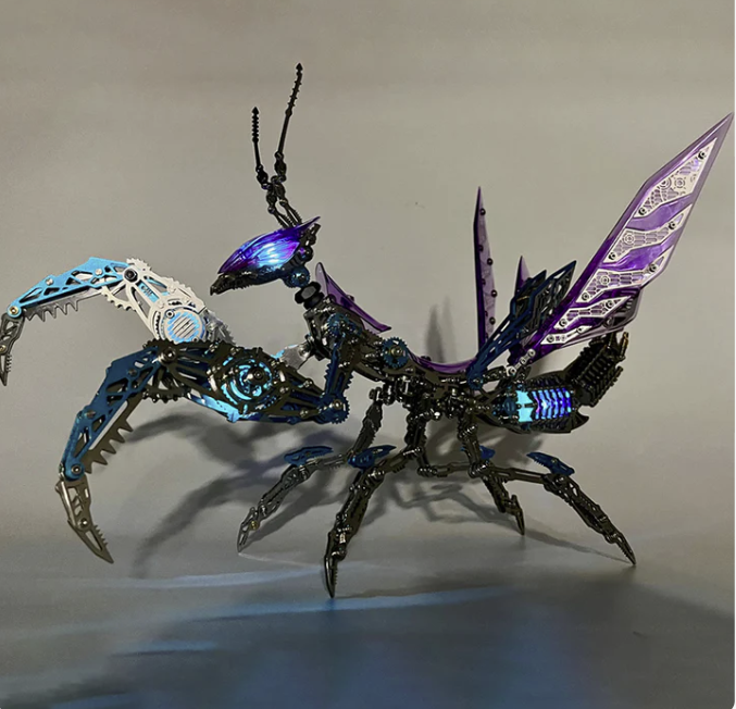 Billede af 3D Giant Praying Mantis Blue/Purple/Silver