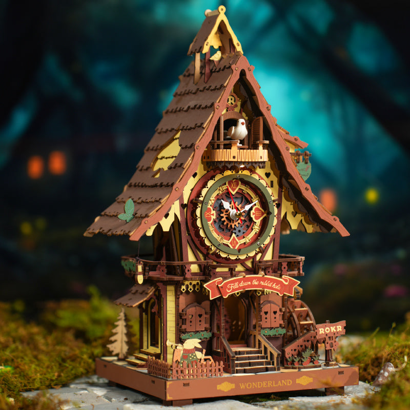 Detaljebillede af ROKR Cuckoo Clock – Mekanisk 3D Træpuslespil