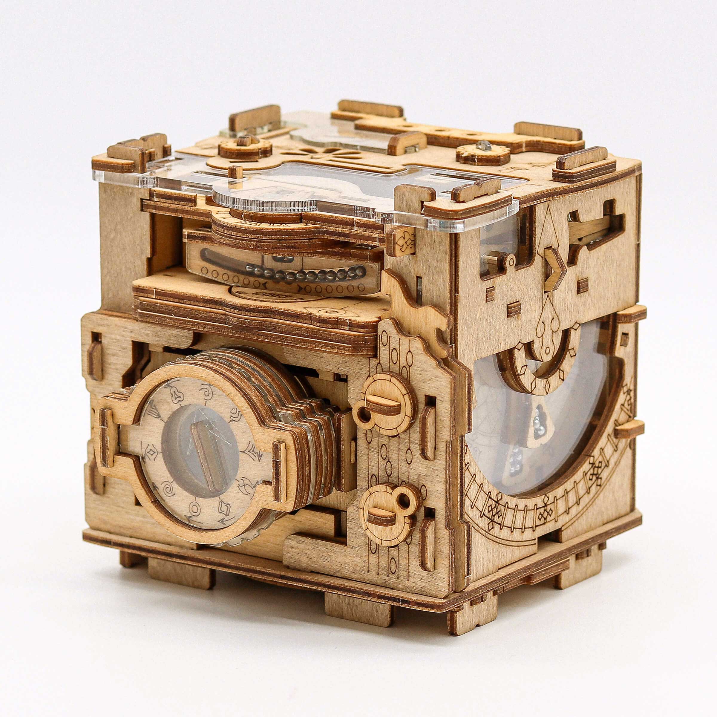 Cluebox: Sherlock's Camera – Escape Room in a Box